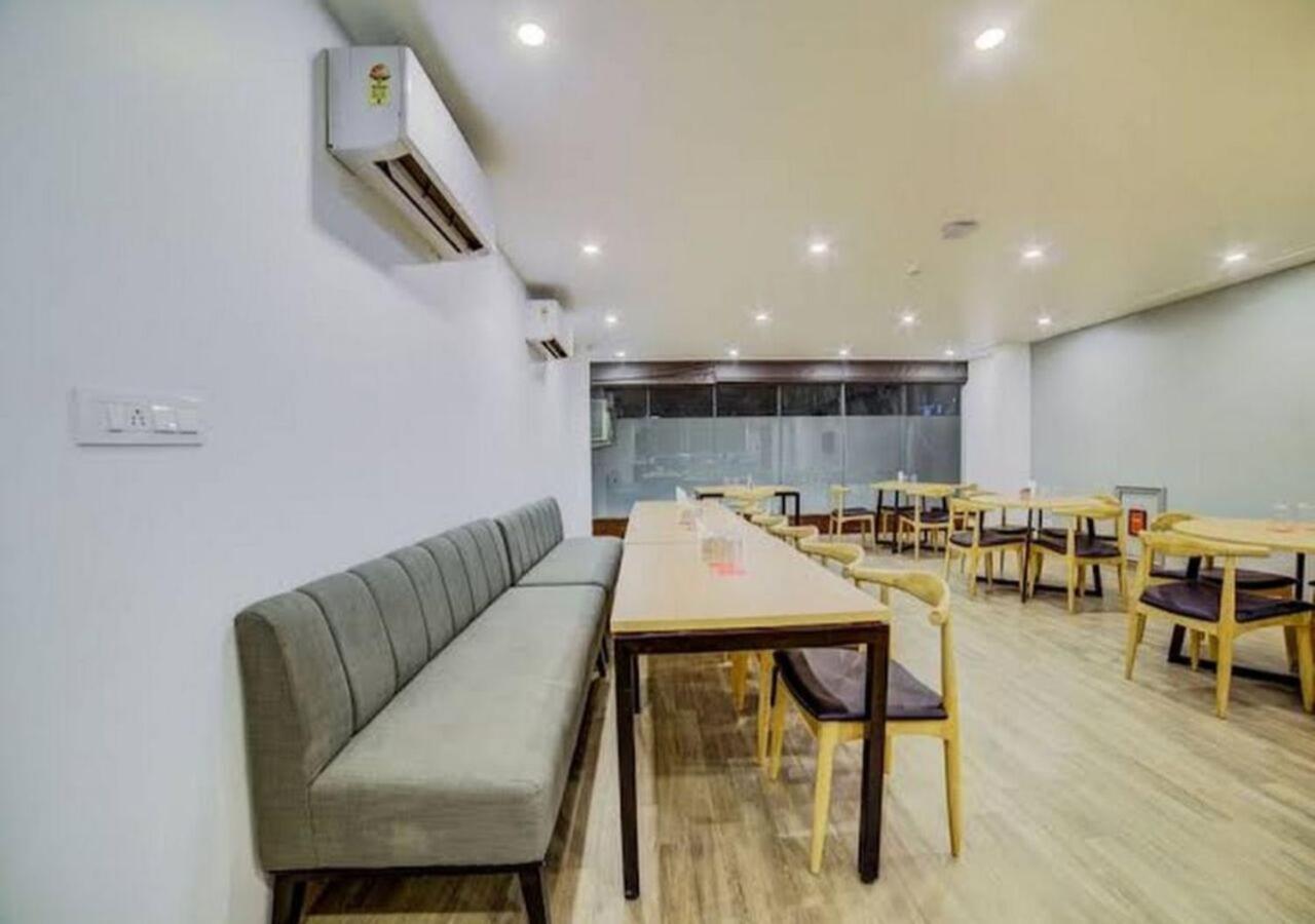 Mallenzo Suites Dlf Phase 1 Gurgáon Exteriér fotografie