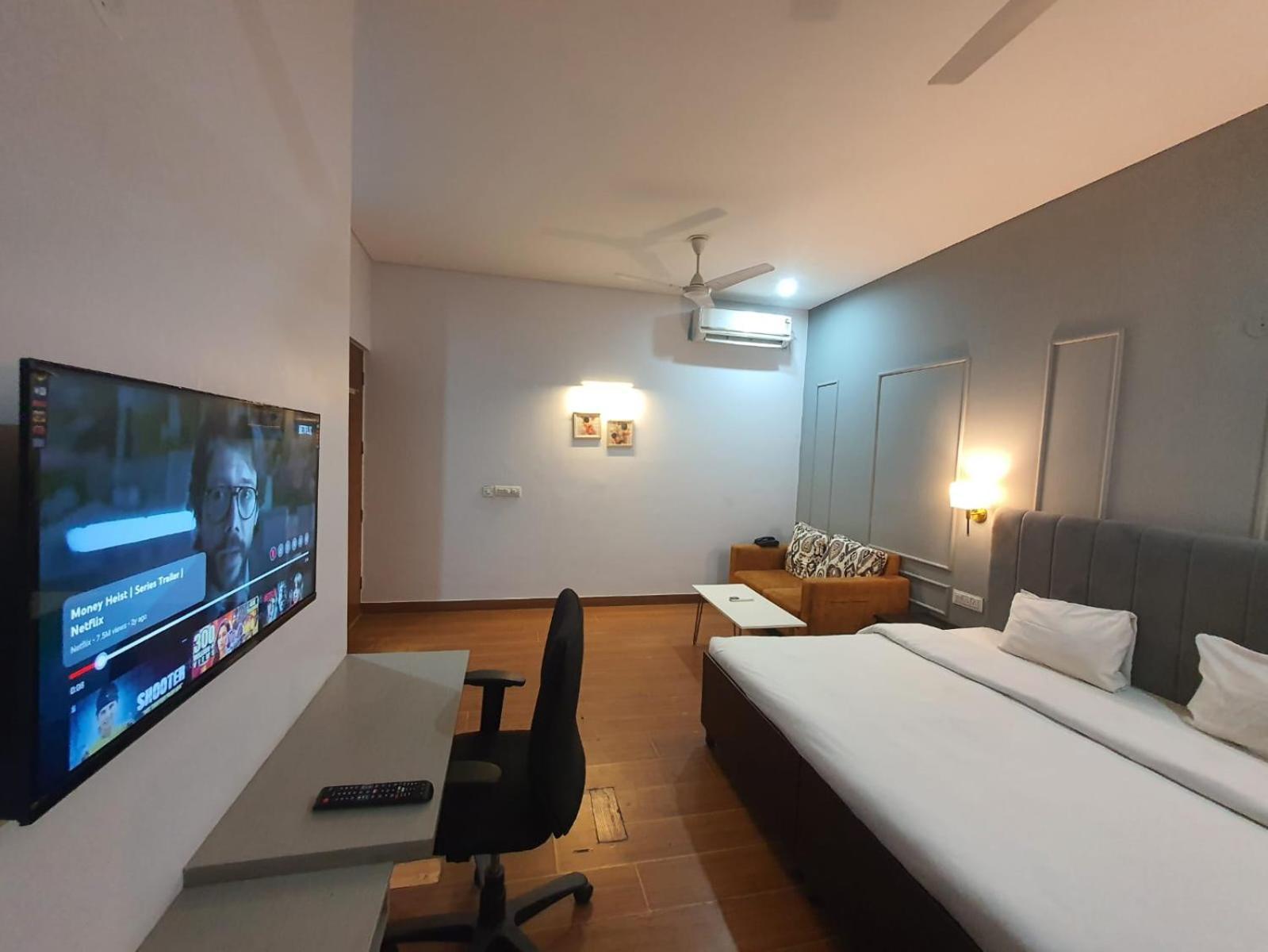 Mallenzo Suites Dlf Phase 1 Gurgáon Exteriér fotografie